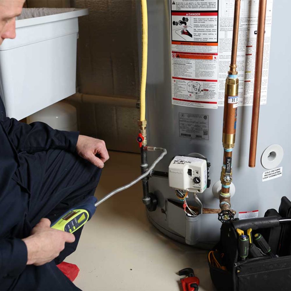 technician-testing-for-gas-leak